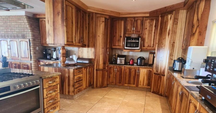 4 Bedroom Property for Sale in Mossel Bay Central Western Cape